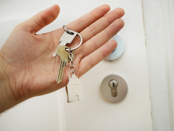 https://LuisPrado.StopRentingStartOwning.org